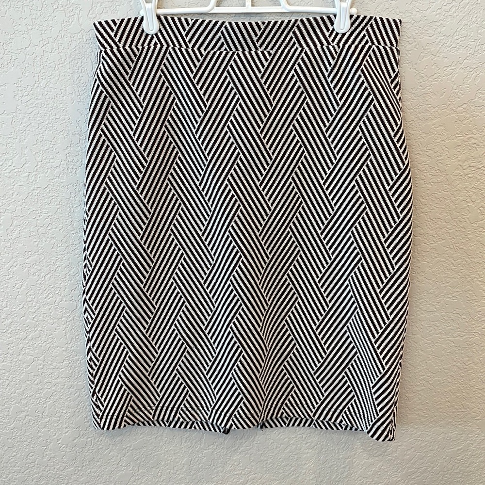 Maeve by Anthropologie pencil skirt, size Large.